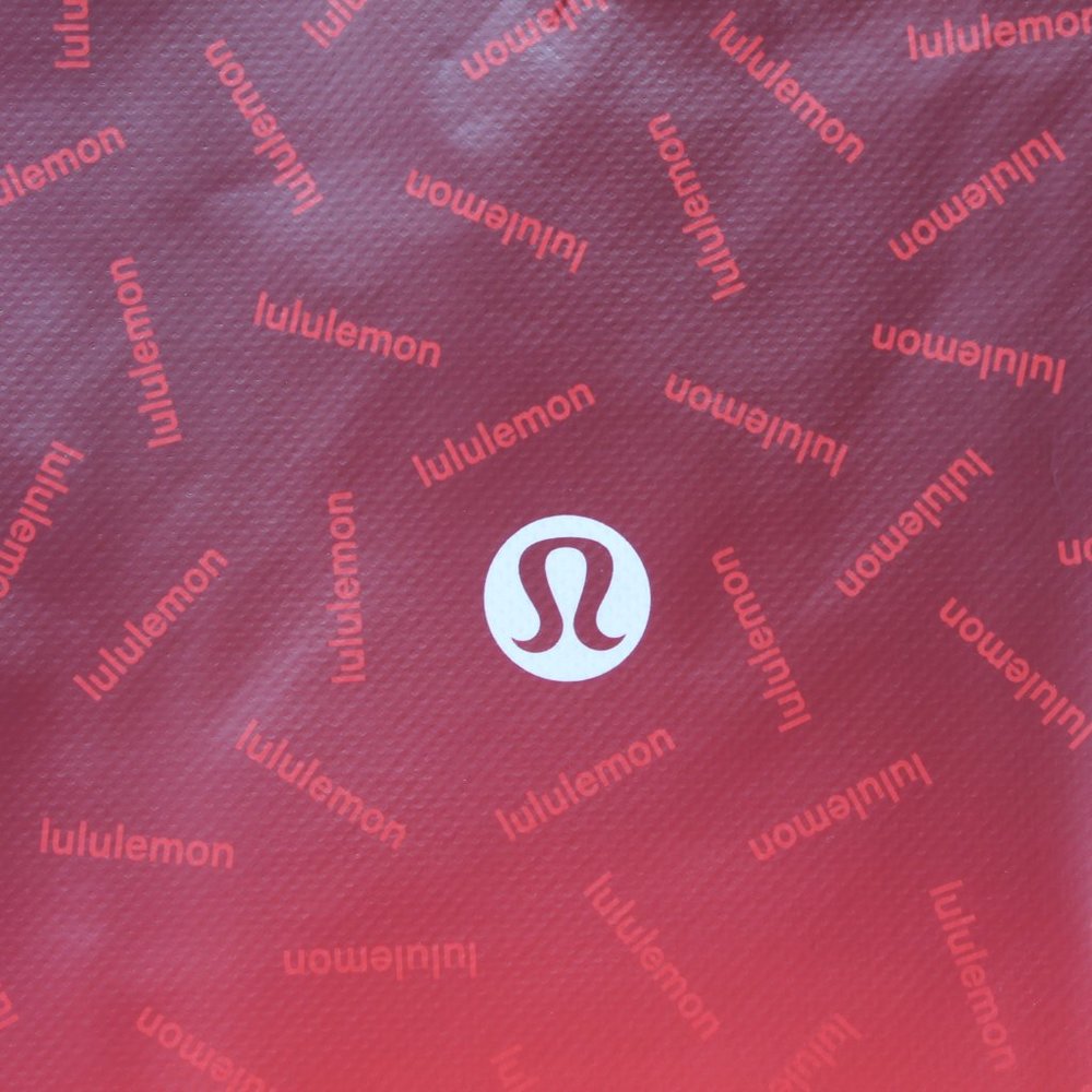 NWT Lululemon Everywhere Belt Bag Crossbody W/ Red Shopping Tote - Picture 9 of 16
